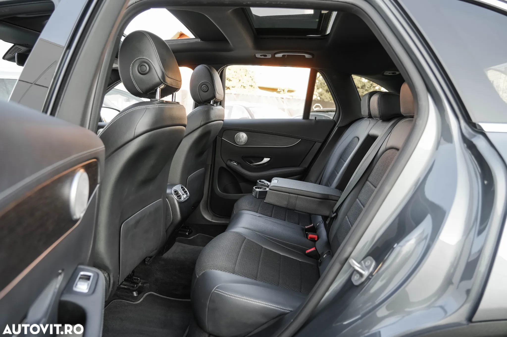 Mercedes-Benz GLC 300 e 4Matic 9G-TRONIC Exclusive - 17