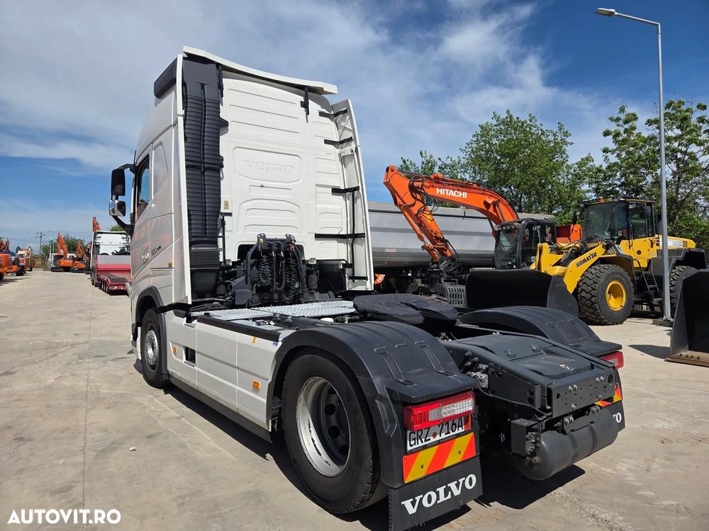 Volvo FH 500, 2022, 543.610km, rulata in GERMANIA, 2 paturi, Aeropachet spoilere cabina, spoilere sasiu, 2 rezervoare, Frigider, Aer conditionat STATIONARE, CIV, anv Michelin 70% ok, Automata, Navigatie, posibilitate leasing-PROMOTIE 53.900 EUR+Tva - 5
