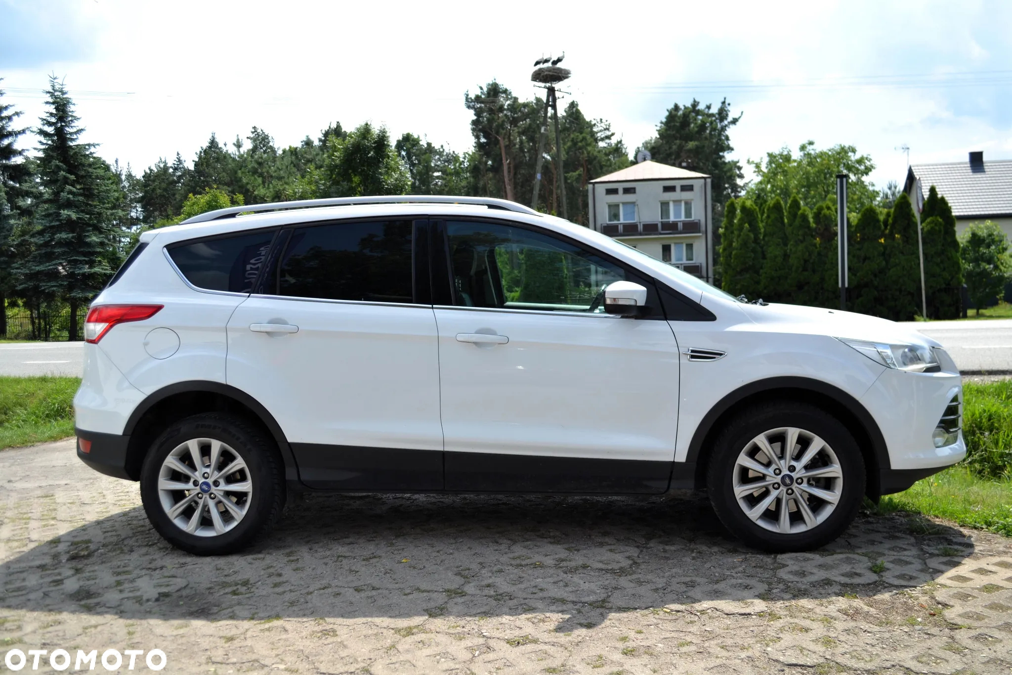 Ford Kuga 2.0 TDCi 2x4 Titanium - 12