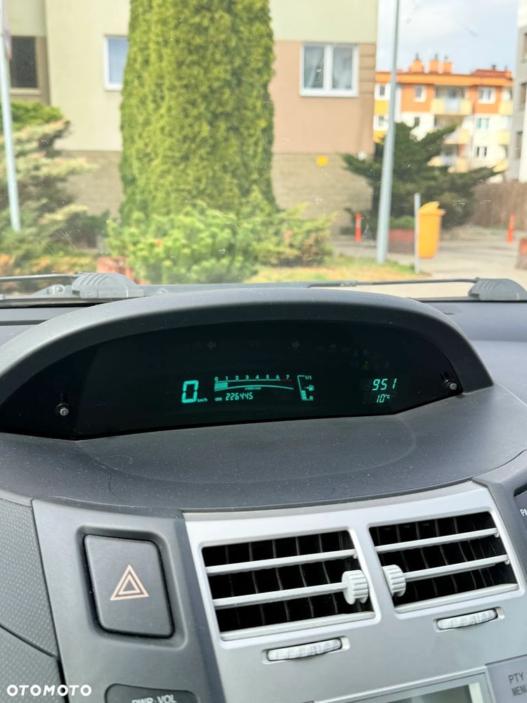 Toyota Yaris 1.3 Luna A/C - 9