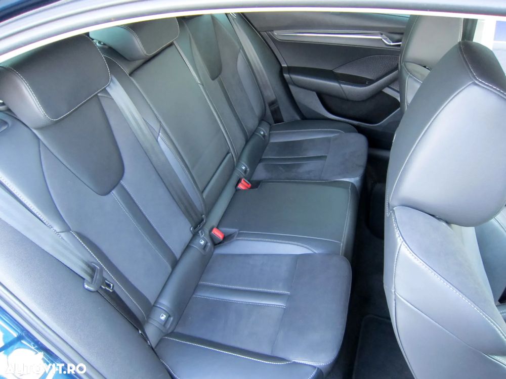 Skoda Octavia 2.0 TDI STYLE DSG - 27