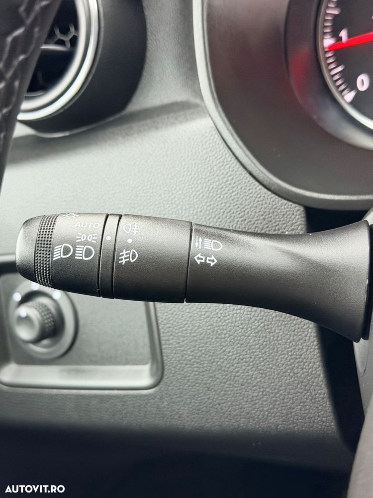 Dacia Duster TCe 100 Essential - 27