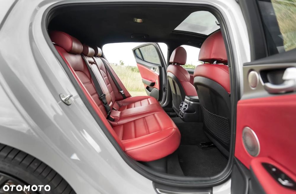 Kia Stinger 3.3 T-GDI V6 GT AWD - 14