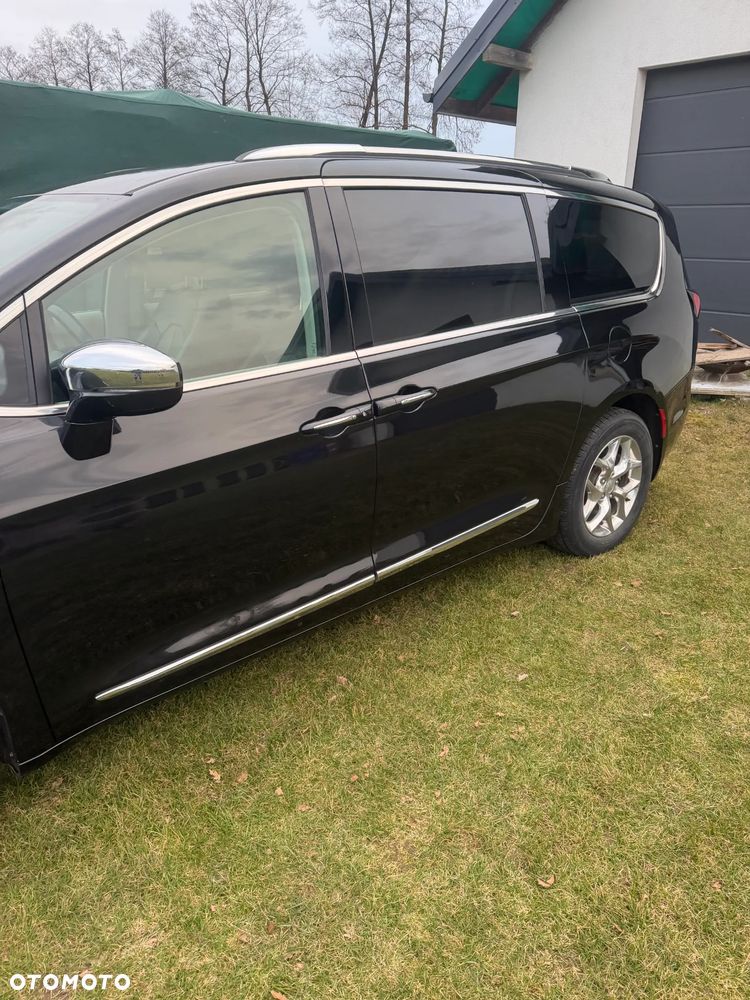 Chrysler Pacifica - 19