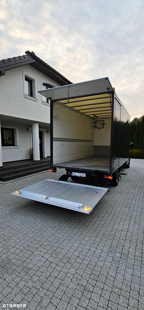 Mercedes-Benz Sprinter - 14