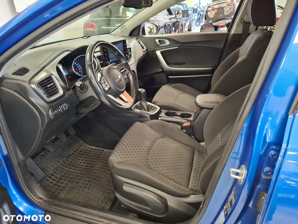 Kia Ceed 1.6 CRDi mHEV M - 5
