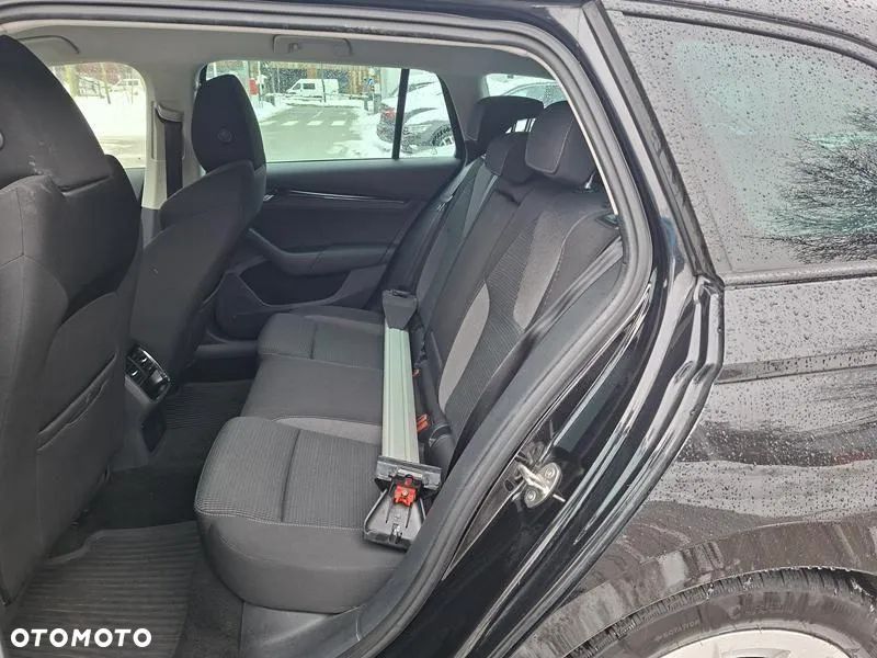 Skoda Octavia 1.5 TSI ACT Ambition - 8