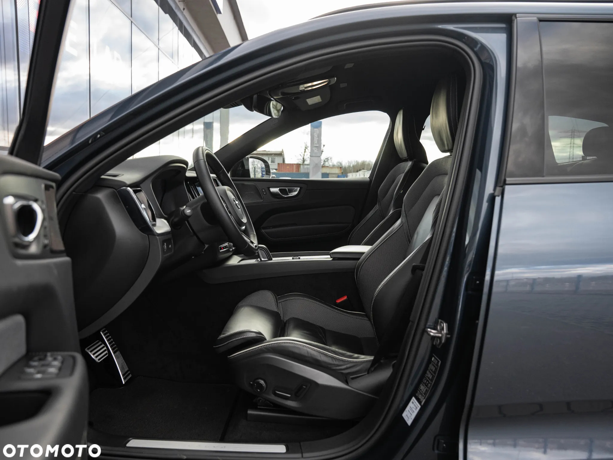 Volvo XC 60 B4 D AWD Ultimate Dark - 23