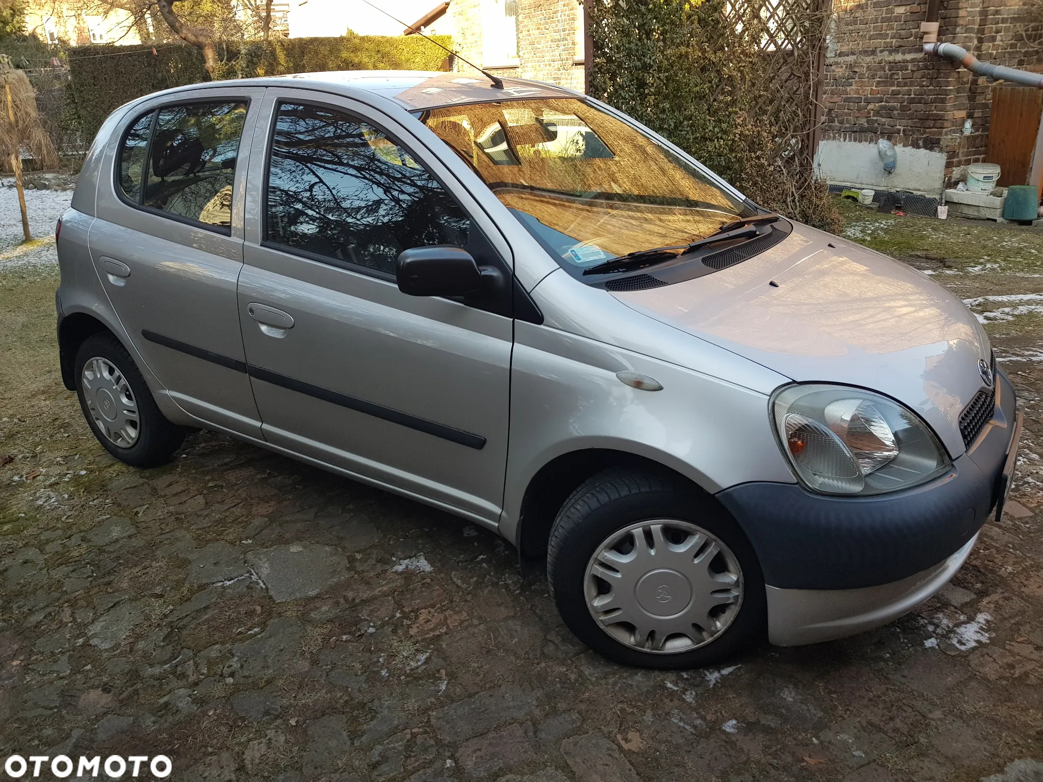Toyota Yaris 1.0 Base - 6