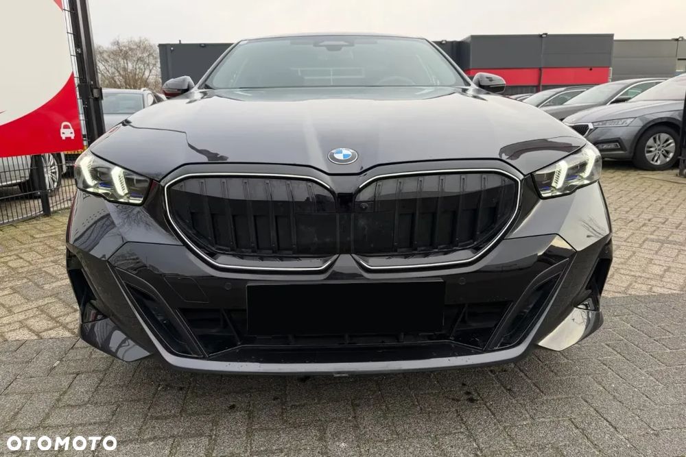 BMW Seria 5 520d xDrive mHEV M Sport - 11