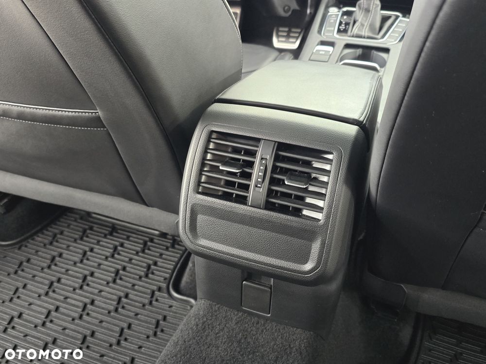Volkswagen Arteon 2.0 TSI 4Motion R-Line DSG - 25