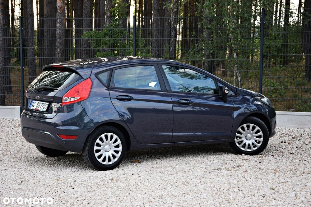 Ford Fiesta - 25