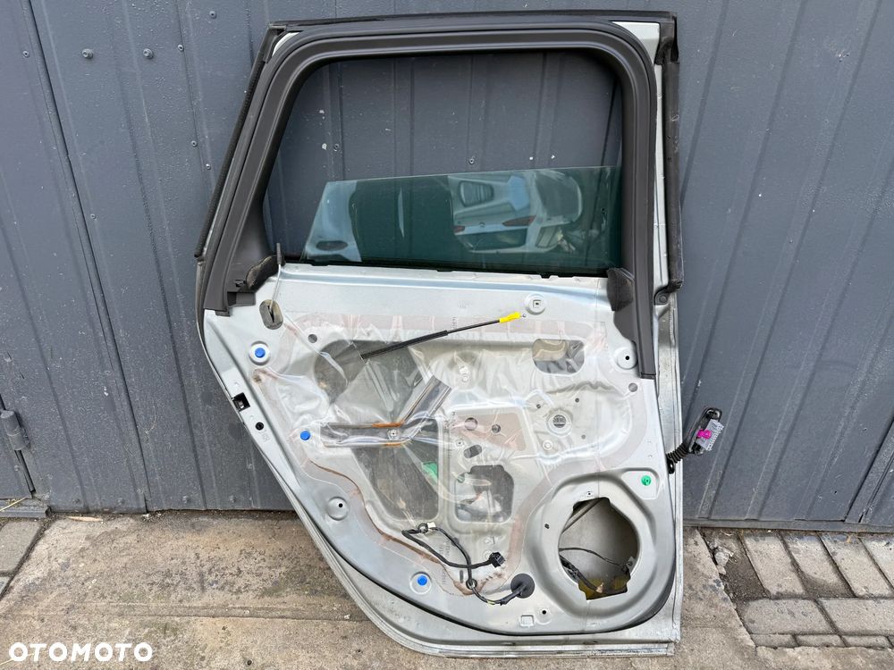 Opel Astra J IV KOMBI drzwi tylne tył lewe Z179 - 4