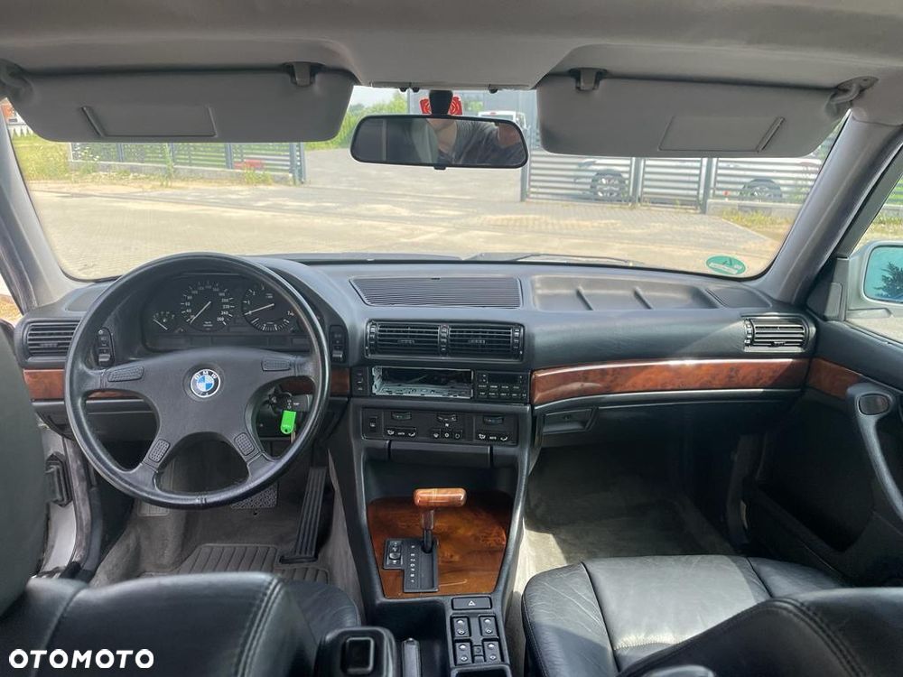 BMW Seria 7 - 23