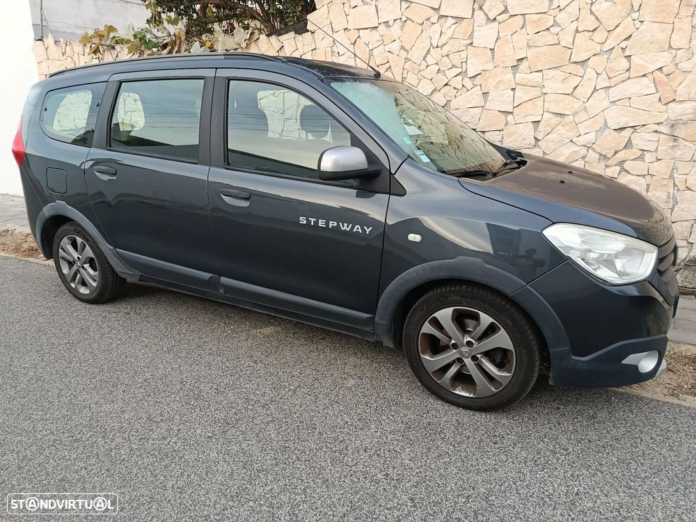 Dacia Lodgy 1.5 dCi Stepway 7L - 1