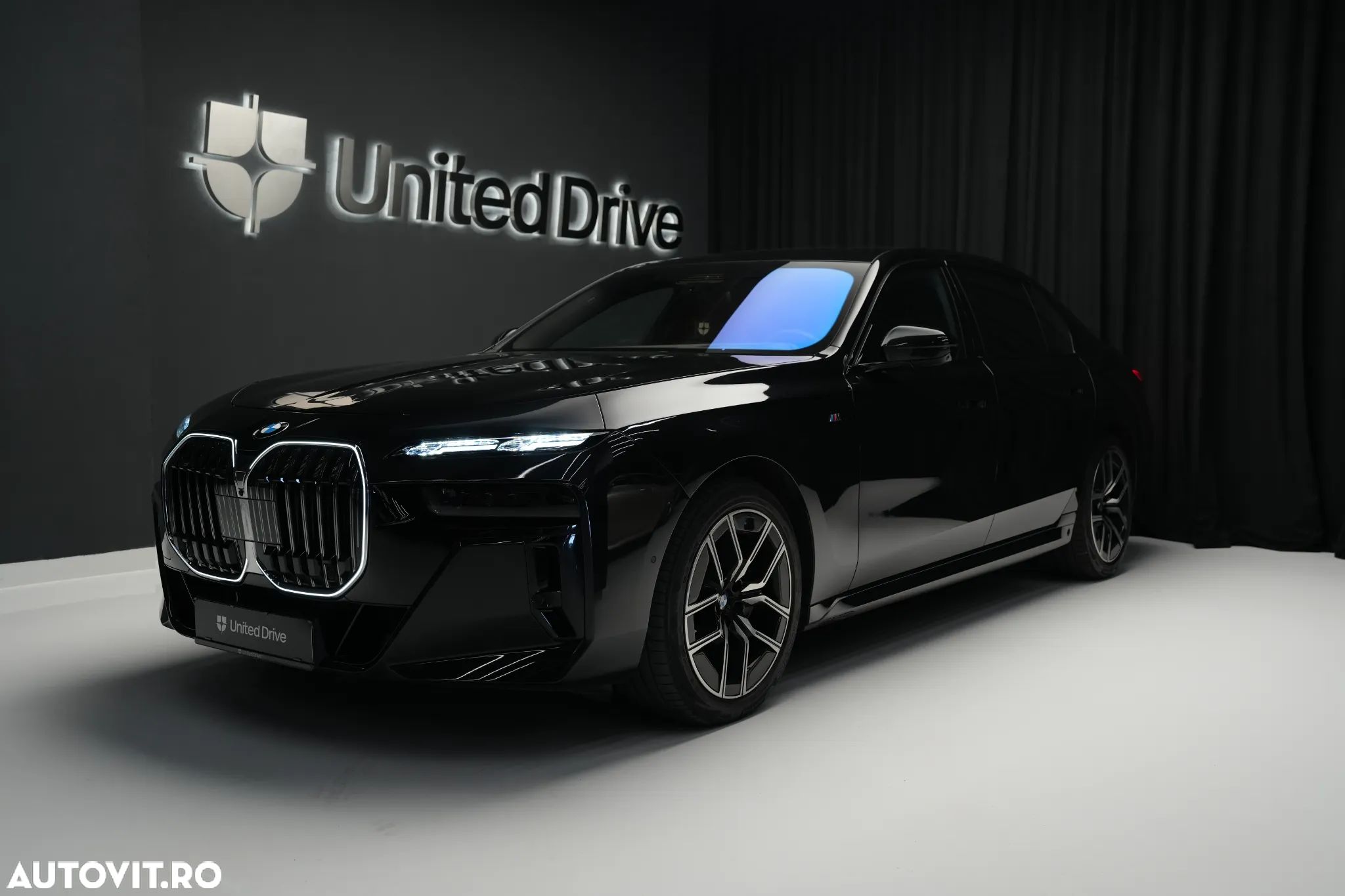 BMW Seria 7 740d xDrive MHEV - 1