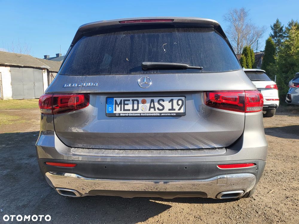 Mercedes-Benz GLB 200 d 8G-DCT Progressive - 13