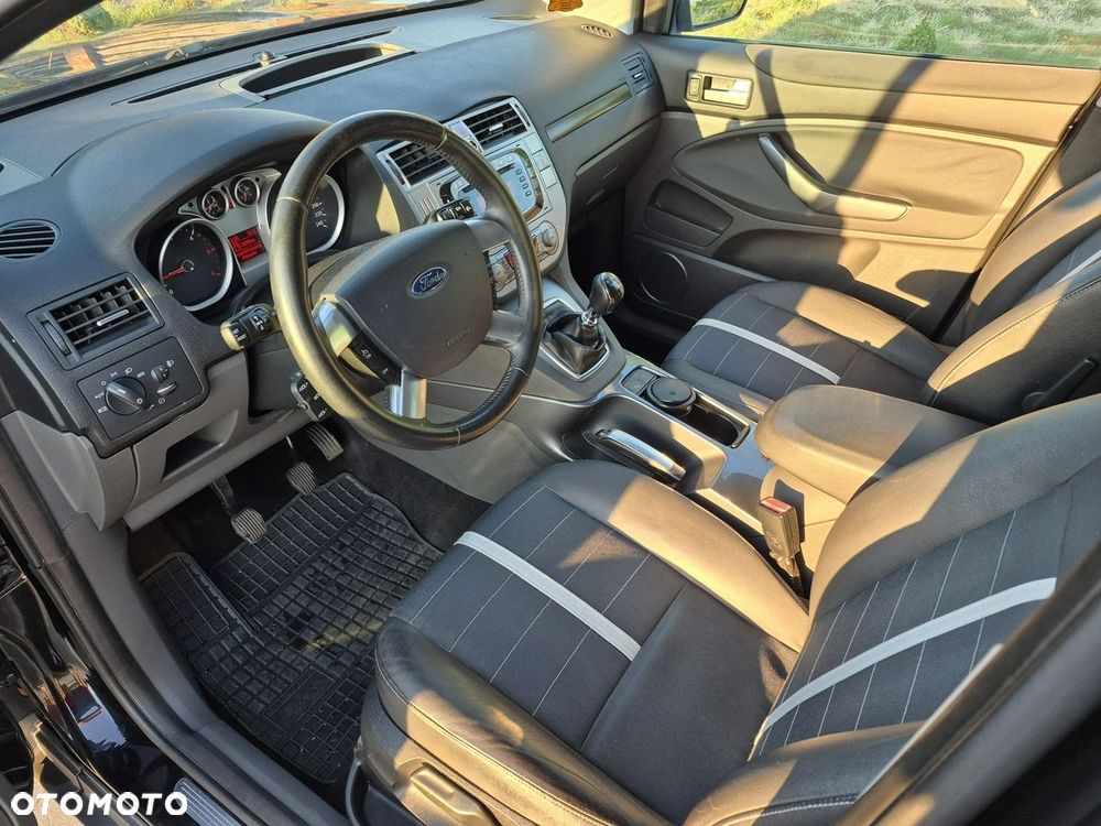 Ford Kuga - 11