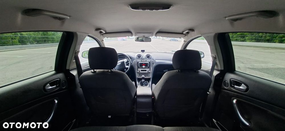 Ford Mondeo 2.0 TDCi Ambiente - 8