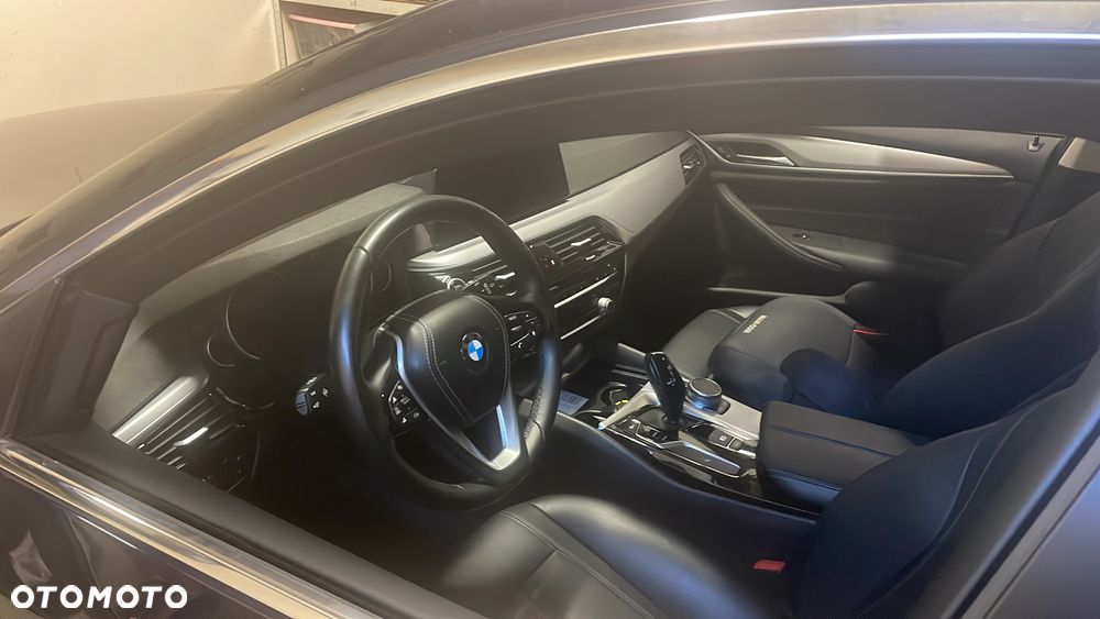 BMW Seria 5 2018 photo 3