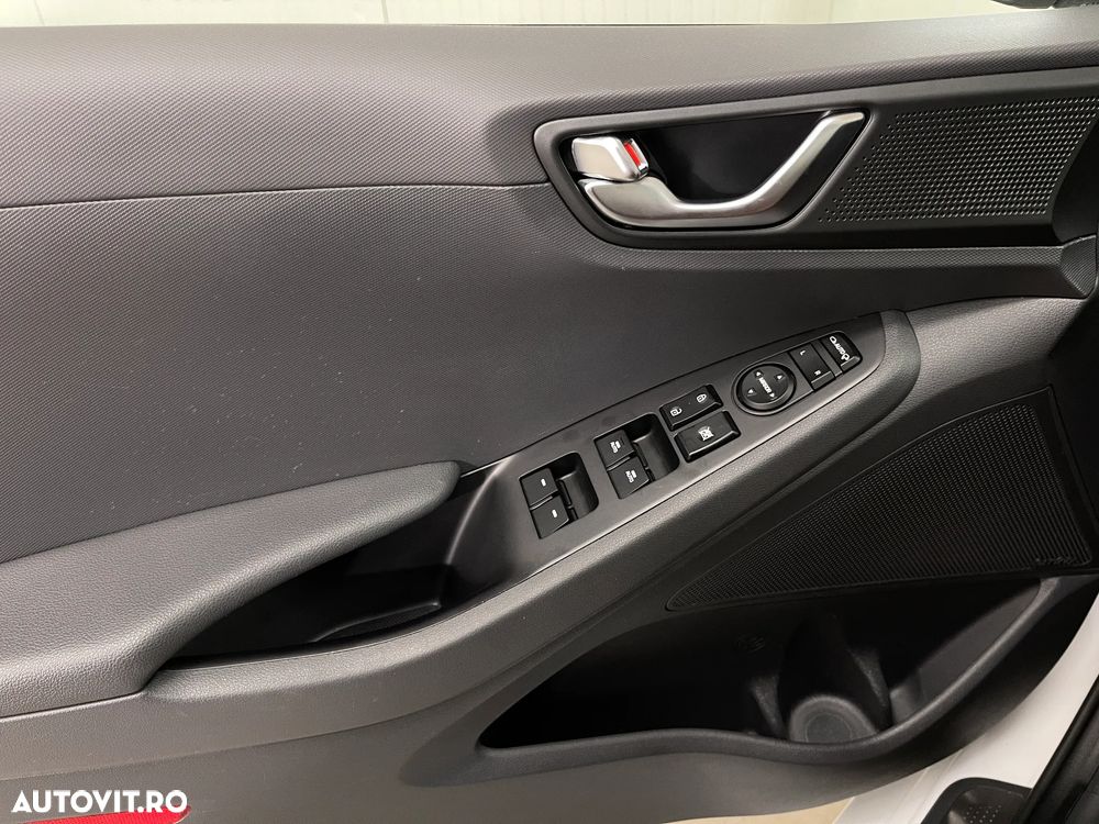 Hyundai IONIQ 1.6 GDI Style - 24