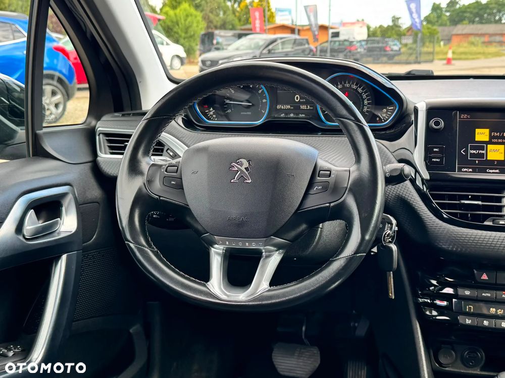 Peugeot 2008 1.2 Pure Tech GPF Allure S&S EAT6 - 19