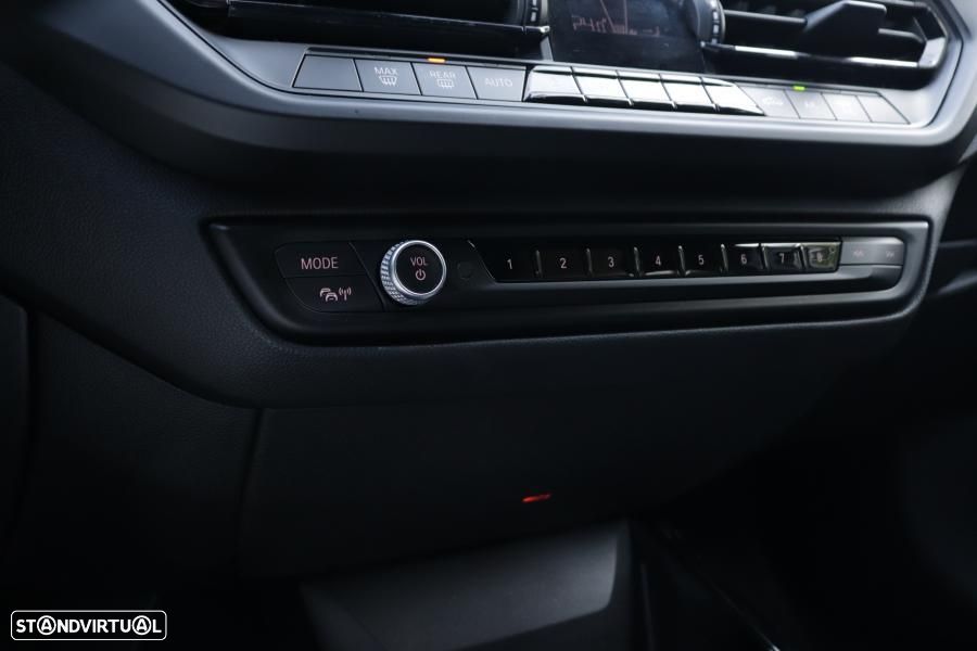 BMW 118 d Pack Desportivo M - 28