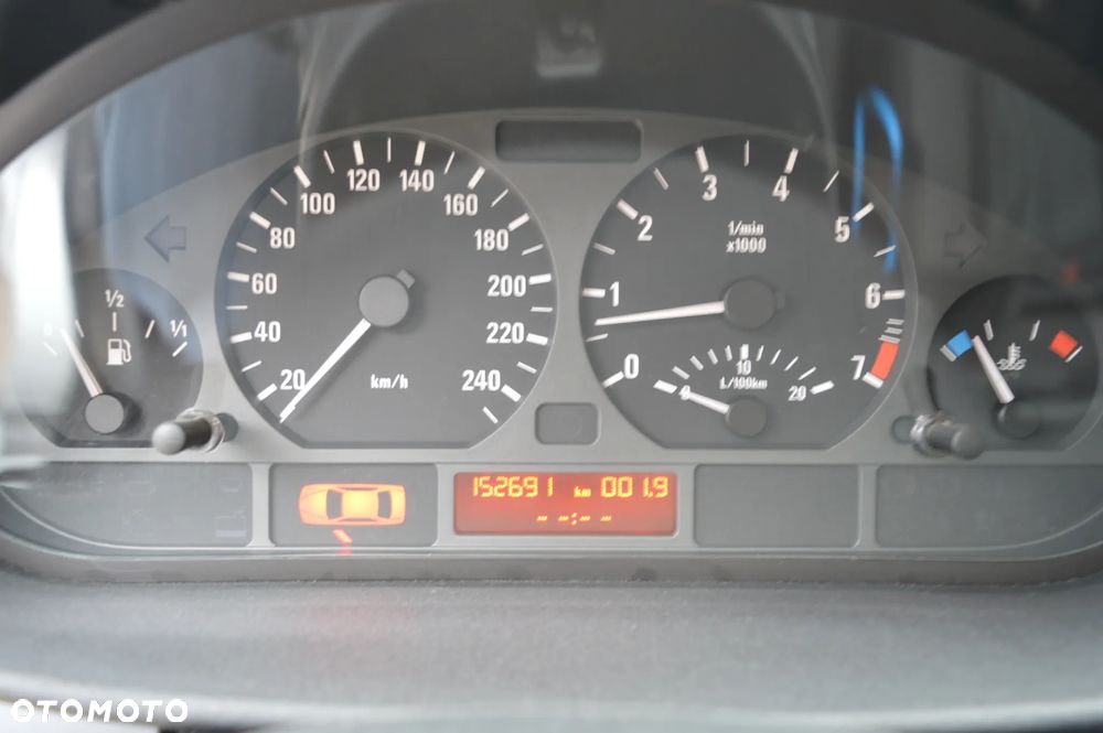BMW Seria 3 318i - 15