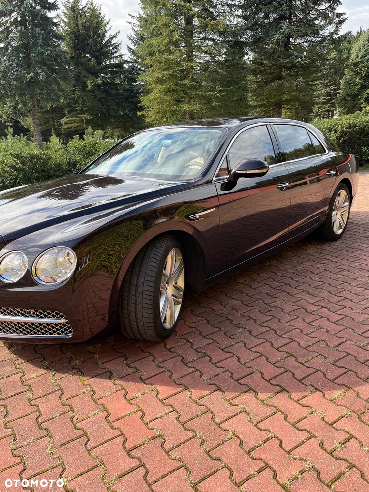 Bentley Flying Spur - 2