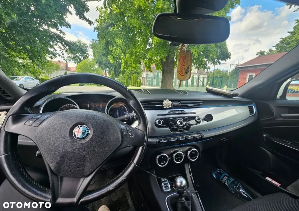 Alfa Romeo Giulietta 1.6 JTDM Distinctive - 9