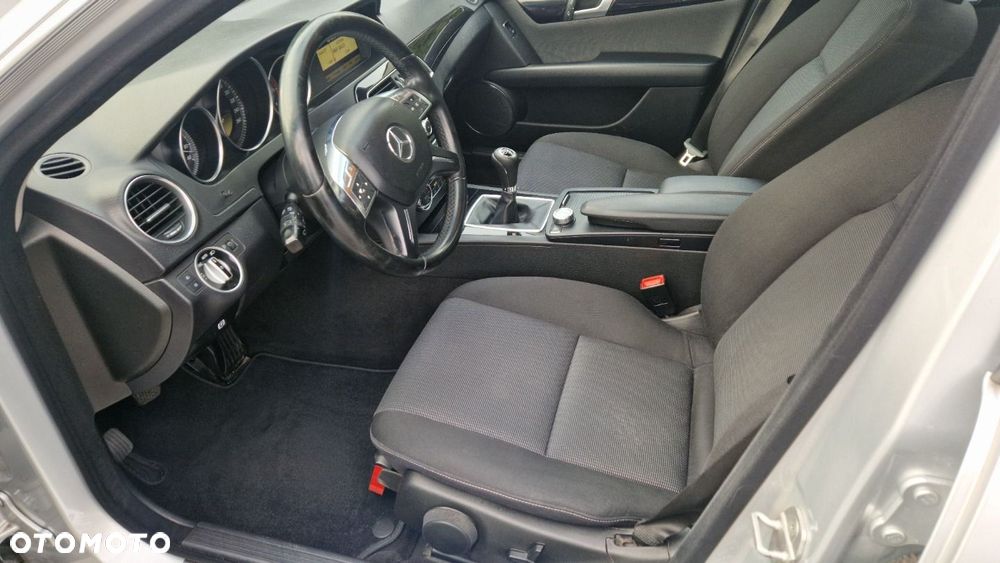 Mercedes-Benz Klasa C 200 CDI BlueEff Classic - 5