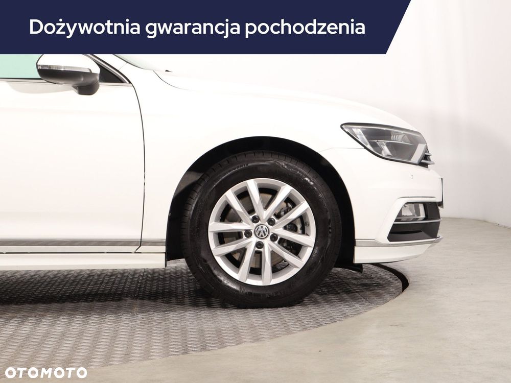 Volkswagen Passat - 17