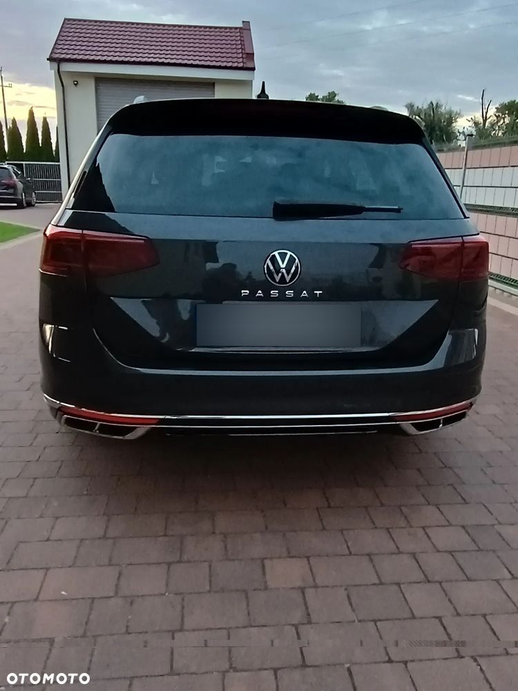 Volkswagen Passat Variant 2.0 TDI SCR DSG Elegance - 8