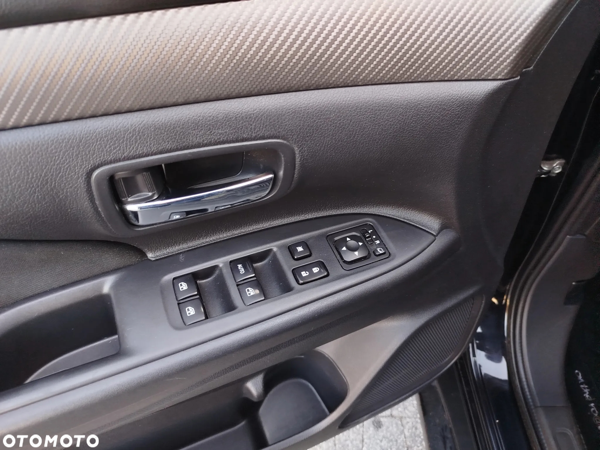 Mitsubishi Outlander 2.2 DID Intense + - 20