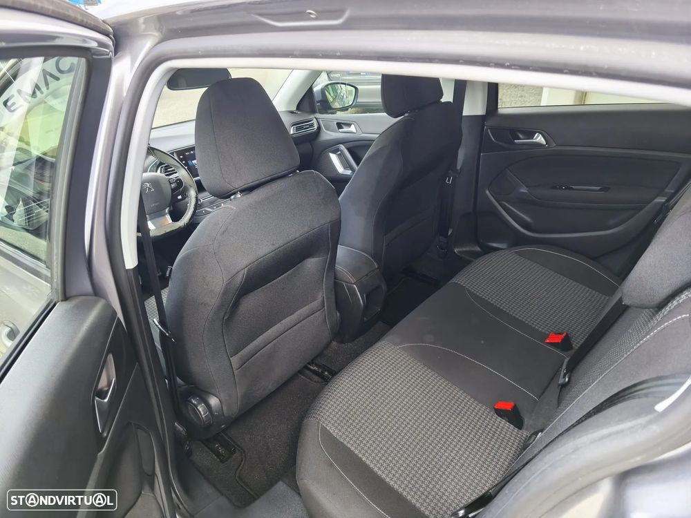 Peugeot 308 1.2 PureTech Style - 8
