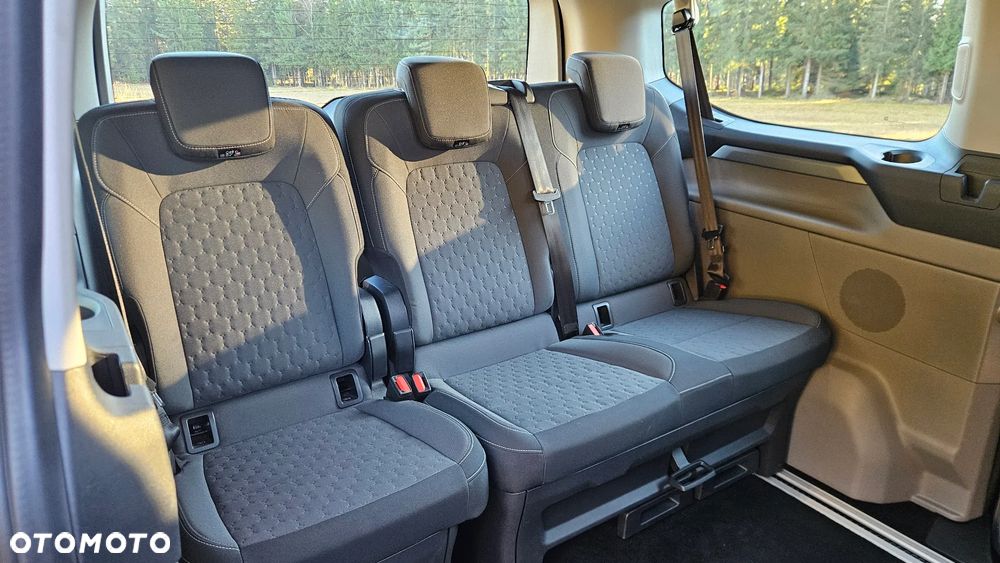Ford Tourneo Custom - 35