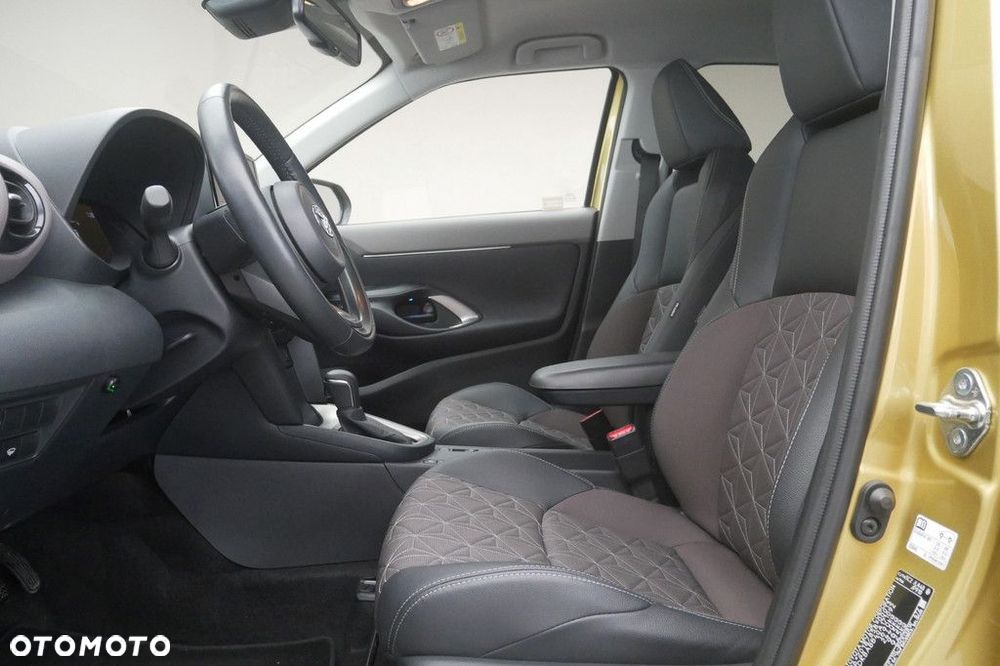 Toyota Yaris Cross - 12