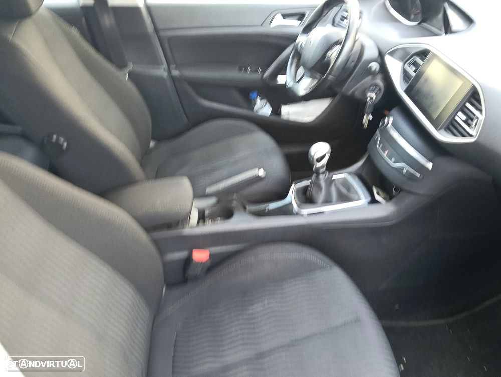 Peugeot 308 SW BlueHDi 120 Stop & Start Active - 13