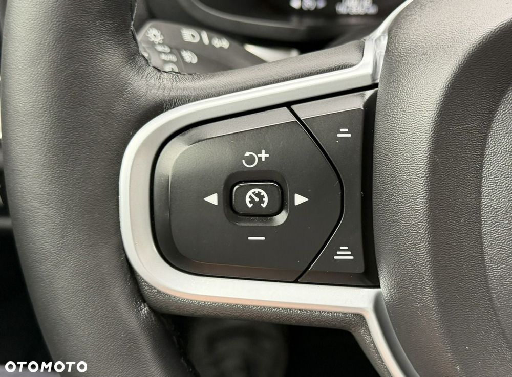Volvo V60 D4 AWD Geartronic Momentum Pro - 20