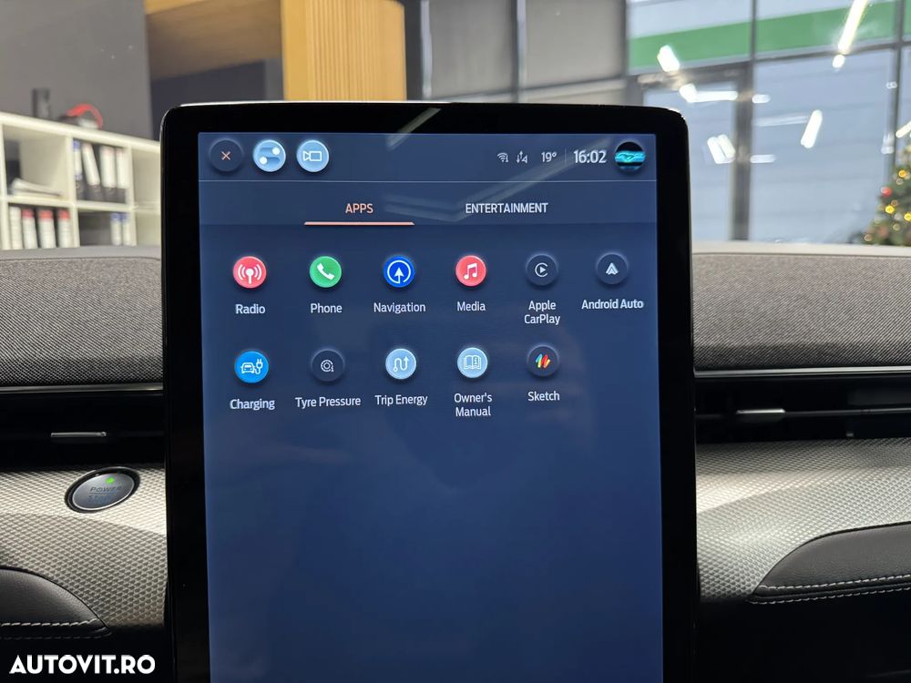 Ford Mustang Mach-E - 15