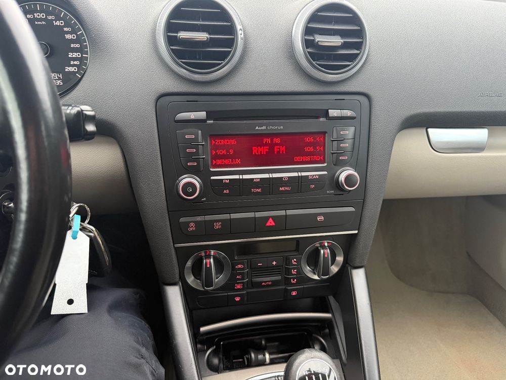 Audi A3 Sportback 1.6 TDI DPF S line Sportpaket - 24