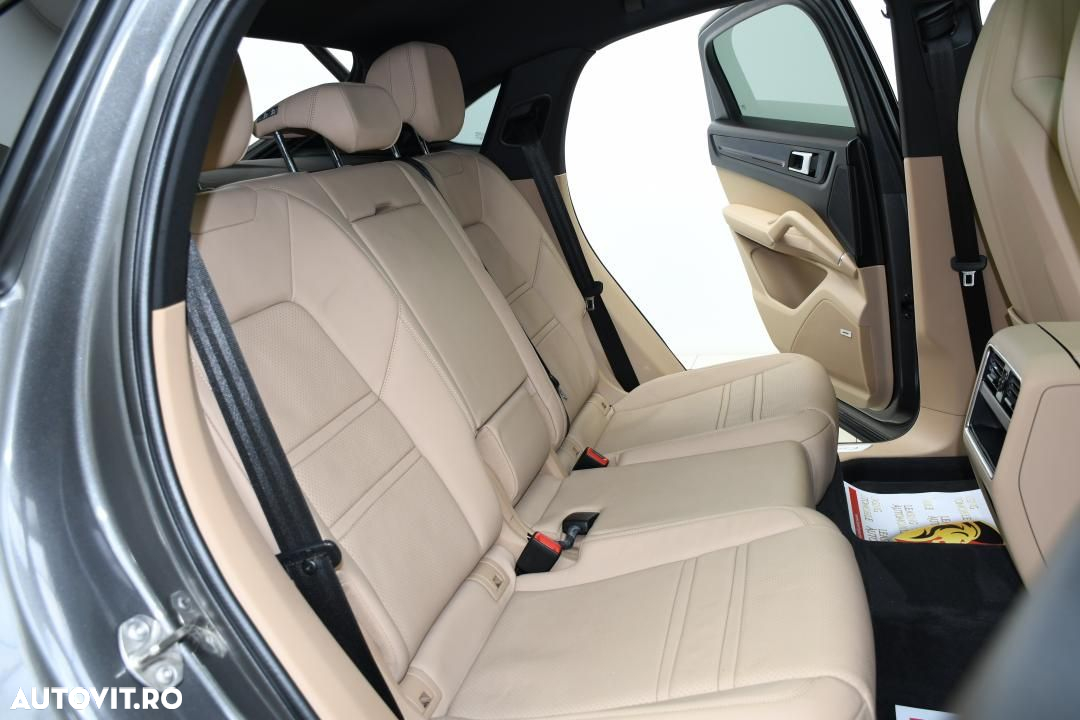 Porsche Cayenne Coupe E-Hybrid Tiptronic S Platinum Edition - 15