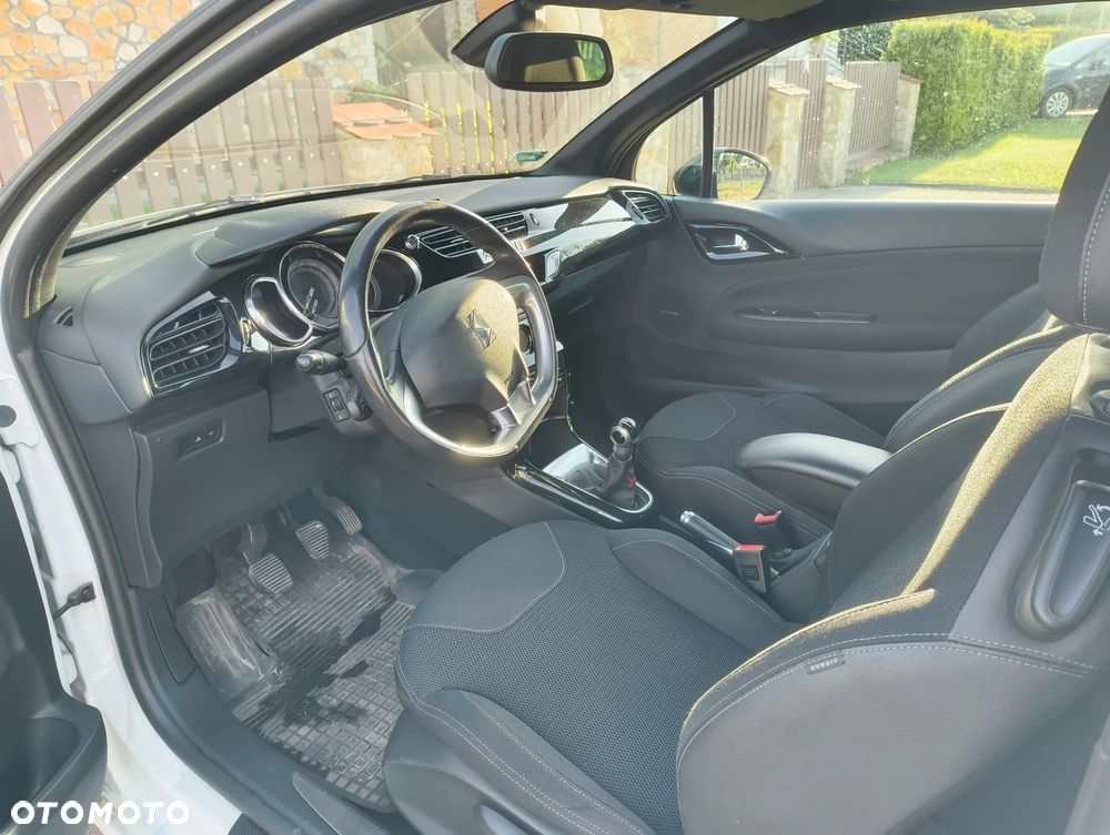 Citroën DS3 e-HDi 90 FAP SoChic - 11