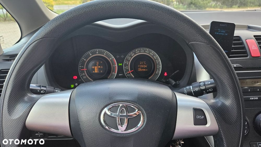 Toyota Auris 1.33 VVT-i Terra - 10