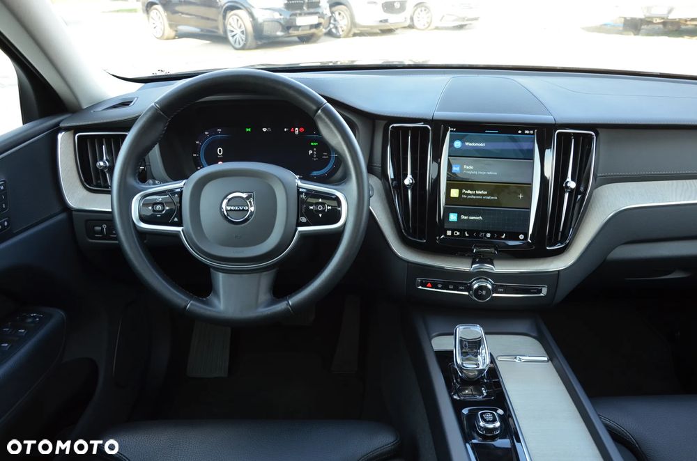 Volvo XC 60 T6 Plug-In Hybrid AWD Inscription - 19