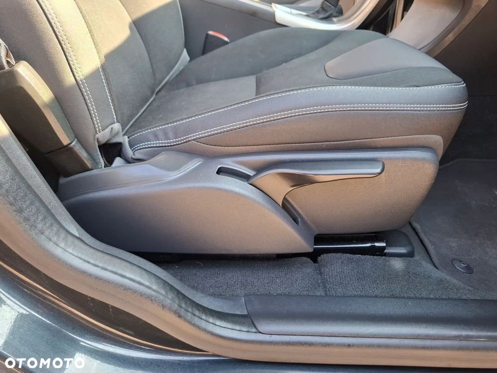 Volvo XC 60 3.2 AWD RDesign - 27