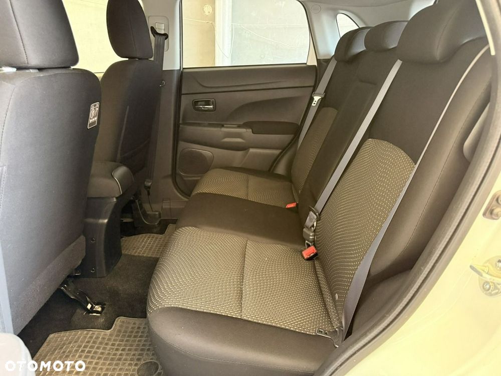 Mitsubishi ASX - 12