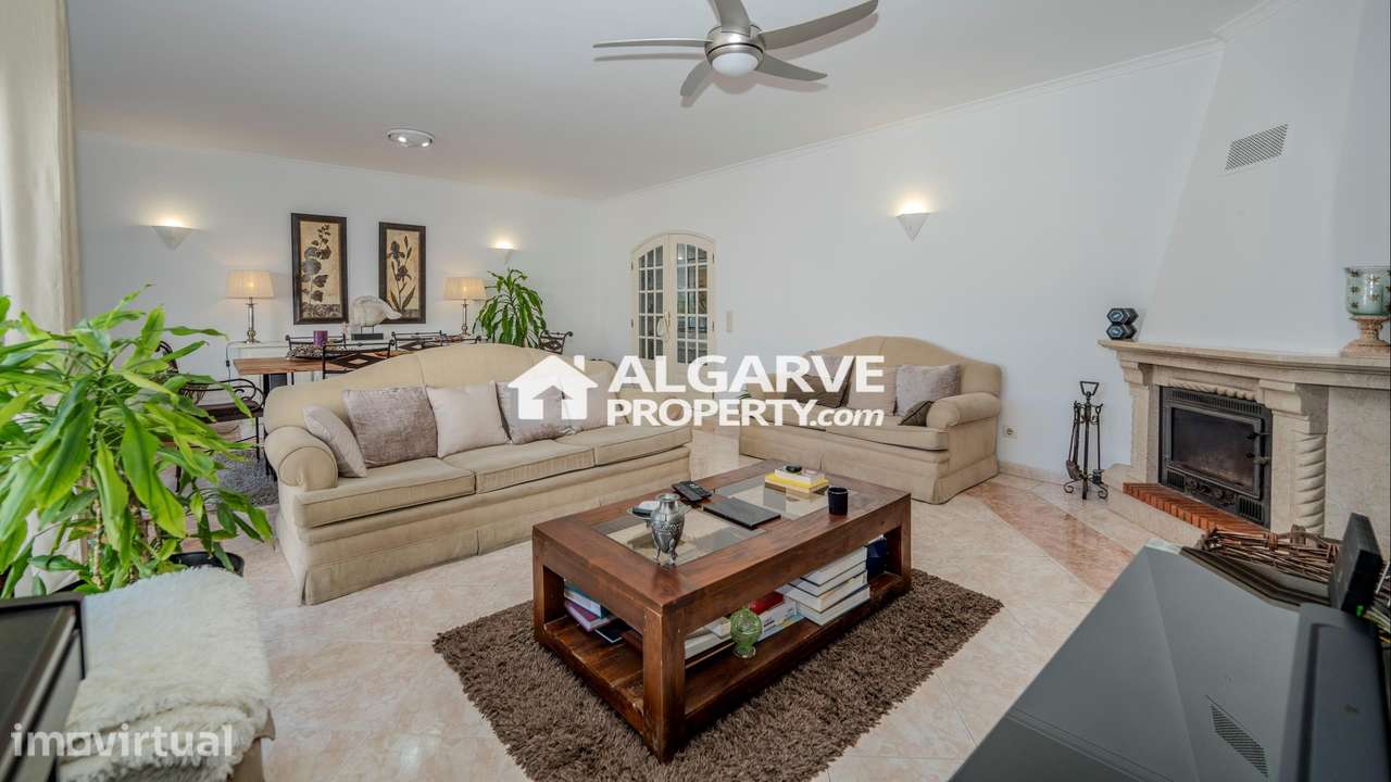 Apartamento T2 com Excelentes Áreas e Grande Varanda em Faro - Grande imagem: 2/18