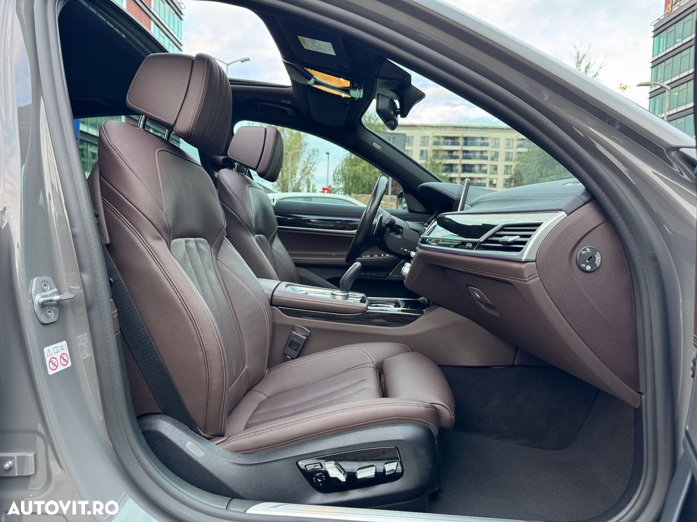 BMW Seria 7 745e - 27