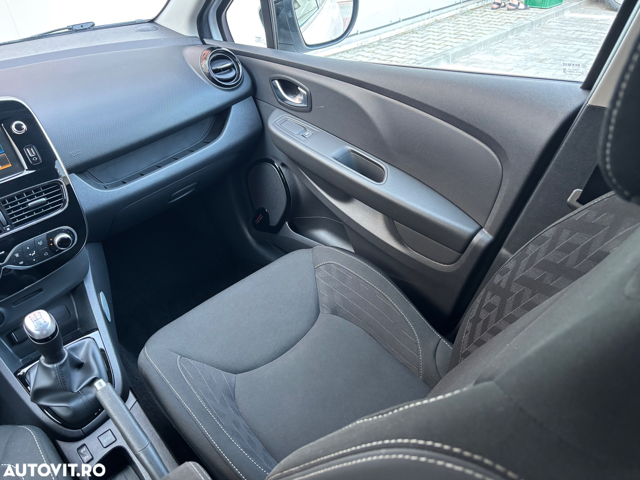 Renault Clio (Energy) TCe 90 Start & Stop LIMITED - 38